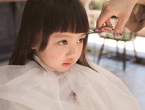 笑顔あふれるキッズカット！親子で楽しむ江古田のサロン